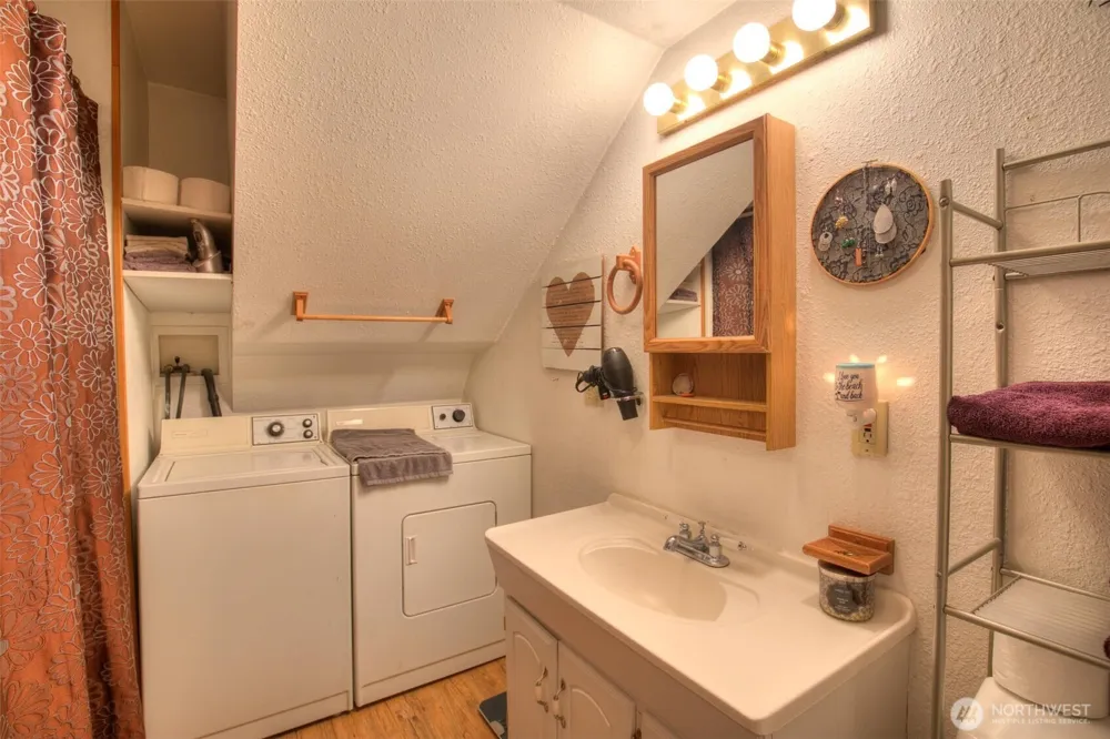 2691 State Route 109 Ocean City, WA 98569