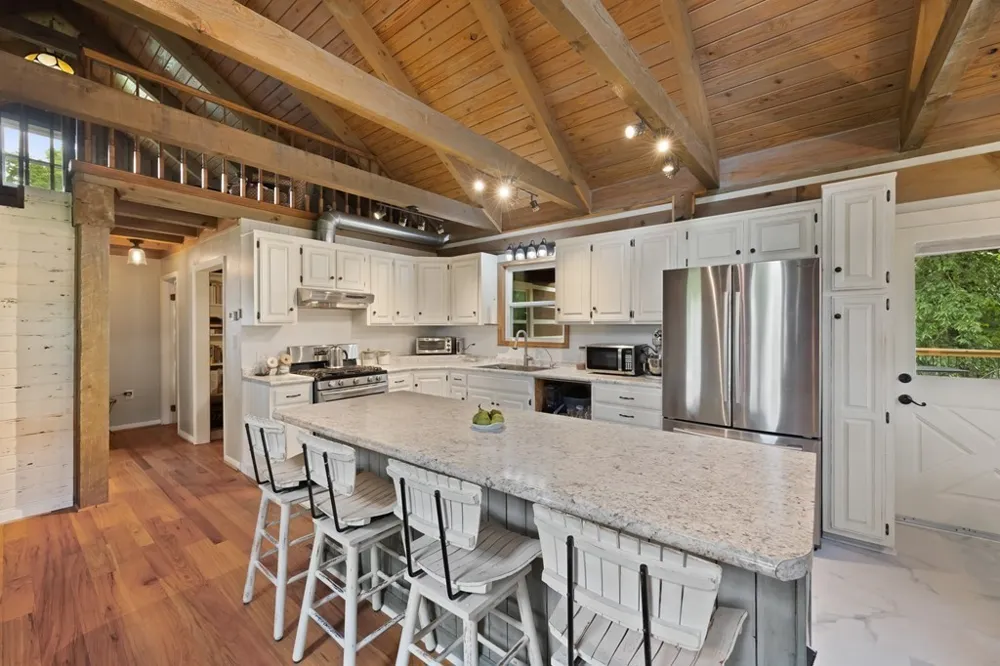 200 Duke Ln Livingston, TN 38570