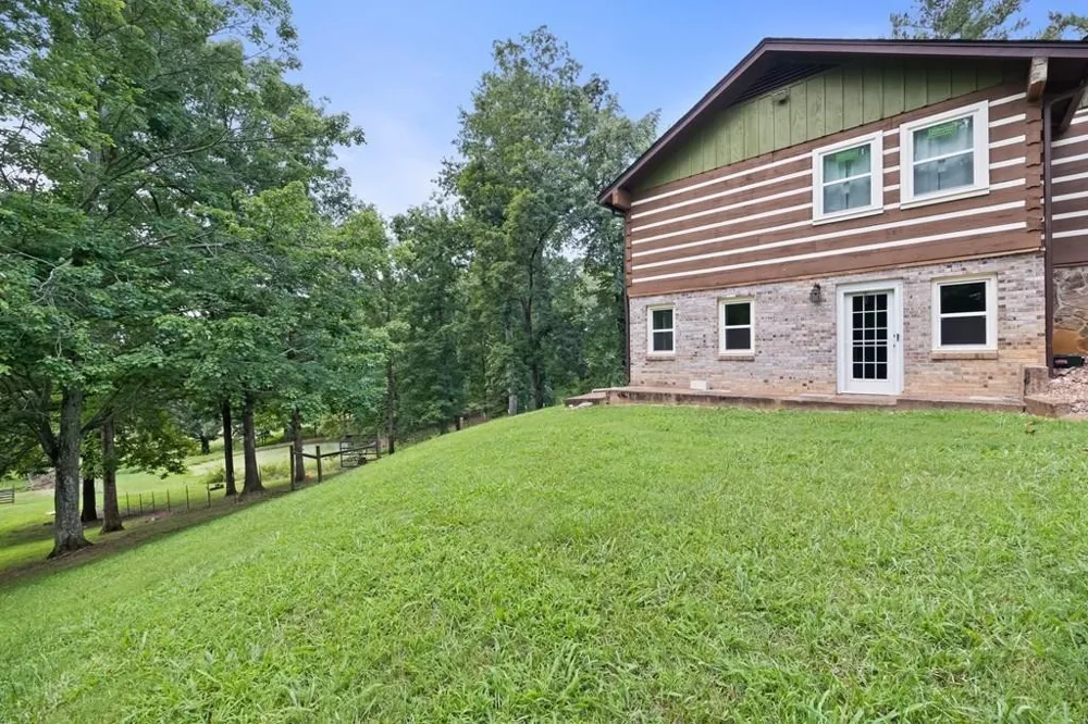 200 Duke Ln Livingston, TN 38570