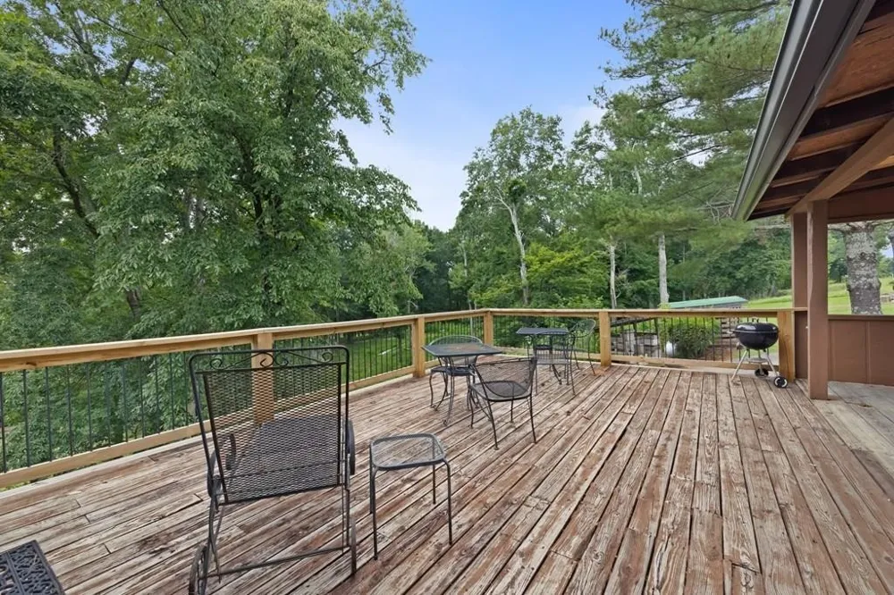 200 Duke Ln Livingston, TN 38570