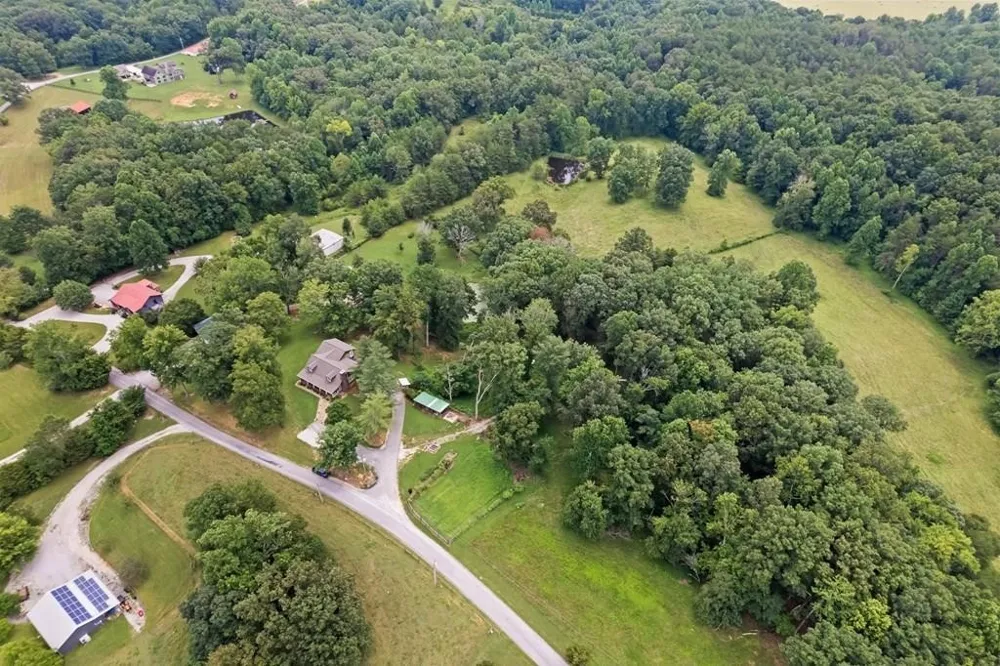 200 Duke Ln Livingston, TN 38570