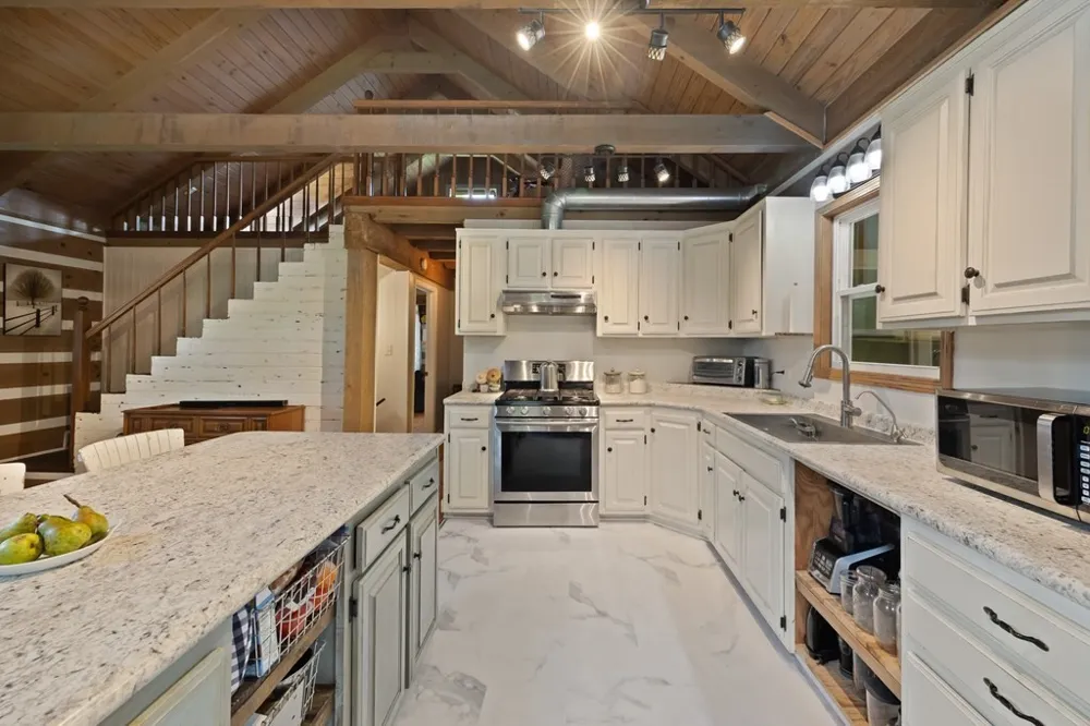 200 Duke Ln Livingston, TN 38570