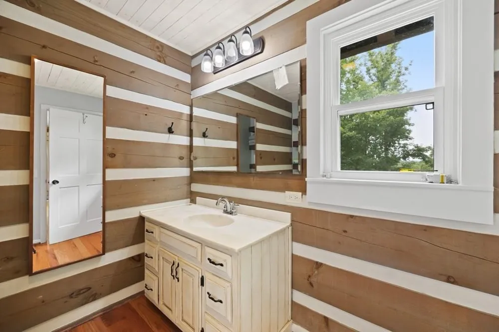 200 Duke Ln Livingston, TN 38570