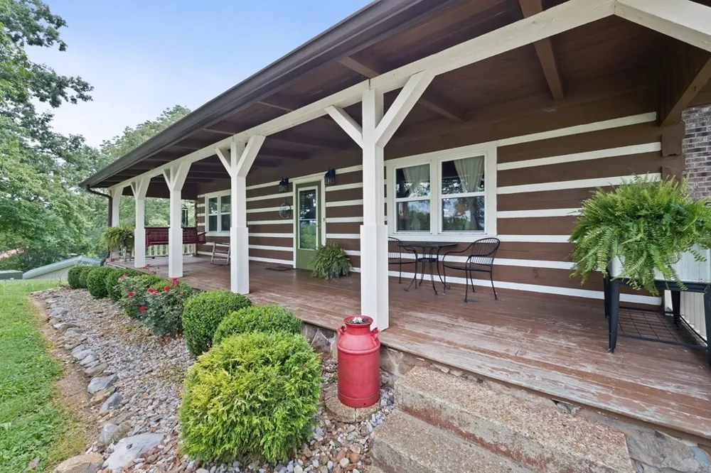 200 Duke Ln Livingston, TN 38570