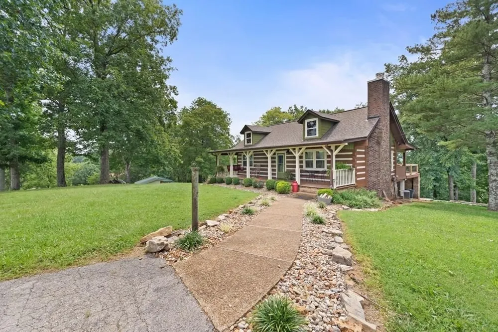 200 Duke Ln Livingston, TN 38570