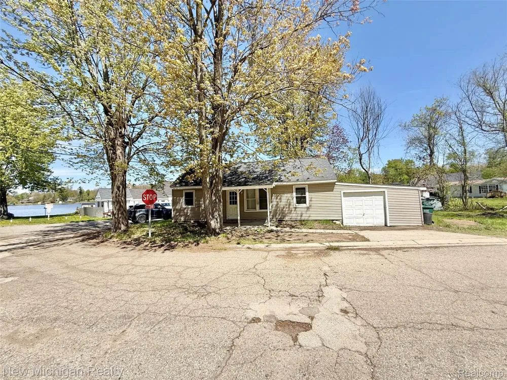 300 Georgia Drive Elba Township, MI 48446