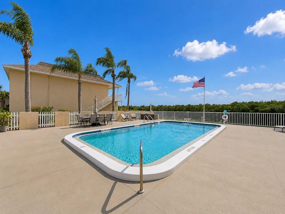 8818 BAY POINTE DRIVE #108 Tampa, FL 33615