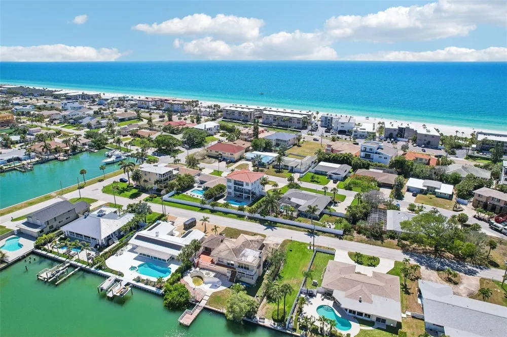 3203 HIBISCUS DRIVE W Belleair Beach, FL 33786