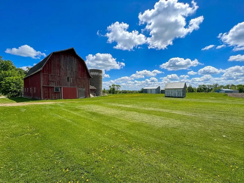 2240 Becker Trail Faribault, MN 55021