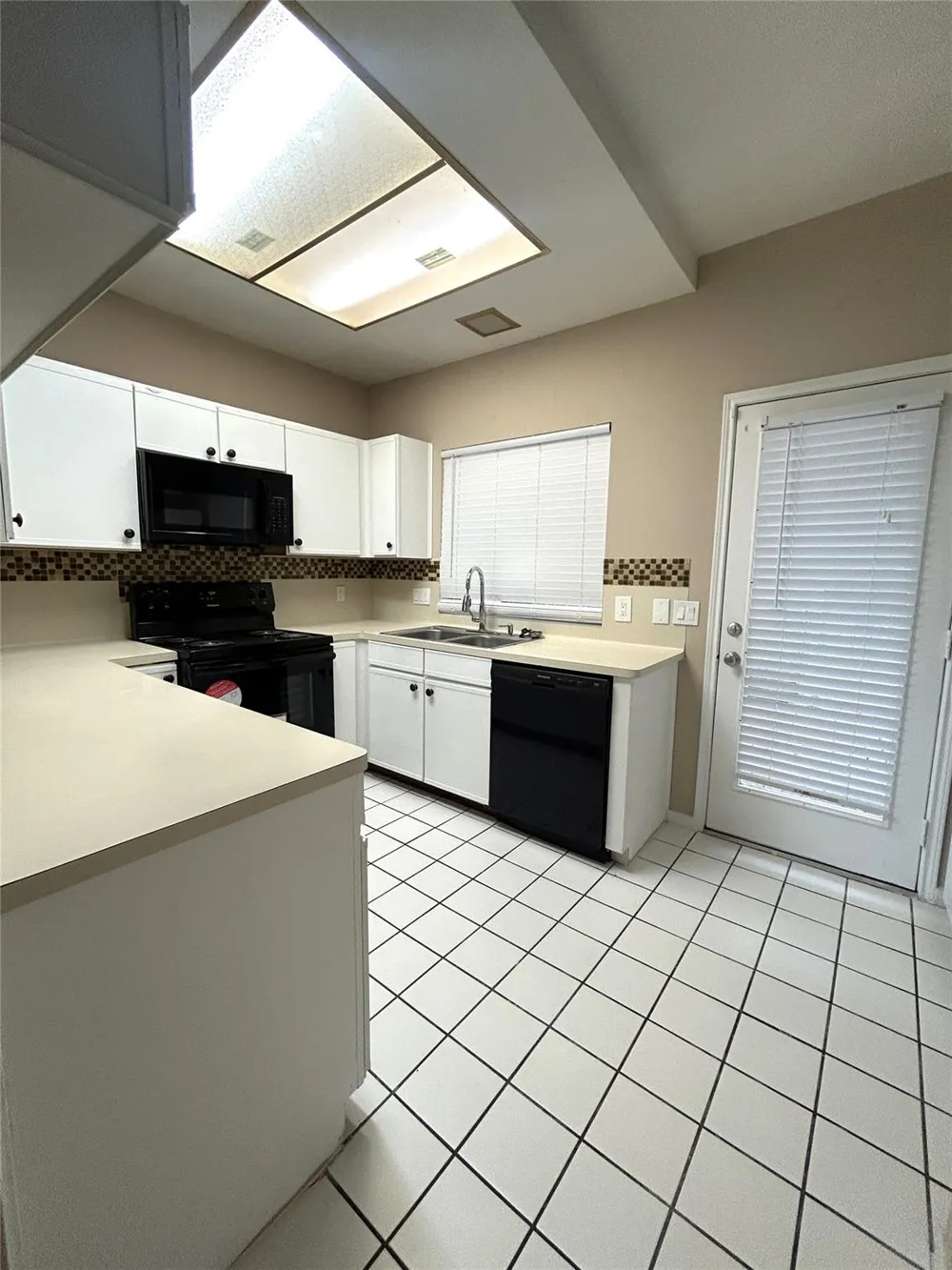 2910 Grants Lake Boulevard #1303 Sugar Land, TX 77479