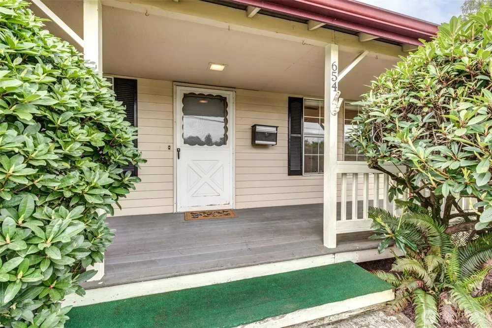 654 W Main Street Monroe, WA 98272