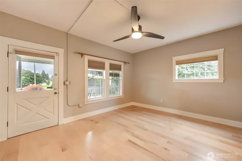 654 W Main Street Monroe, WA 98272