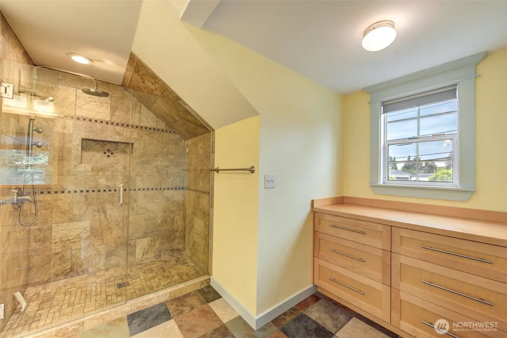 654 W Main Street Monroe, WA 98272