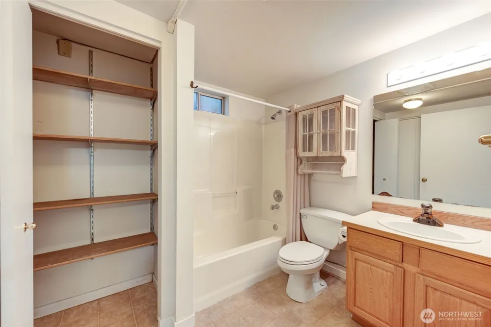 654 W Main Street Monroe, WA 98272