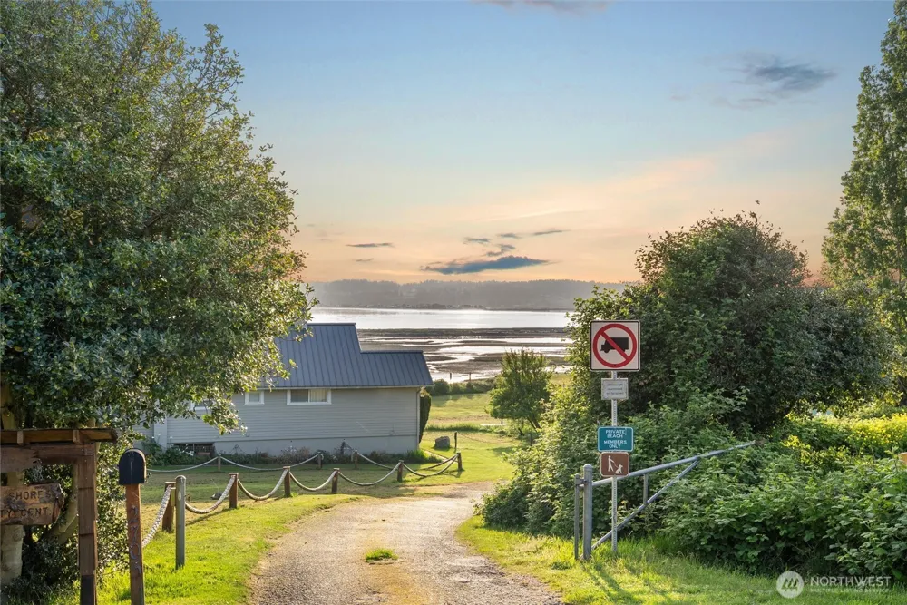 2844 Sunlight Drive Clinton, WA 98236