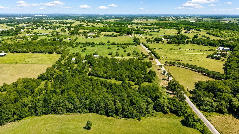 8 Wonder Hill Road Chappell Hill, TX 77426