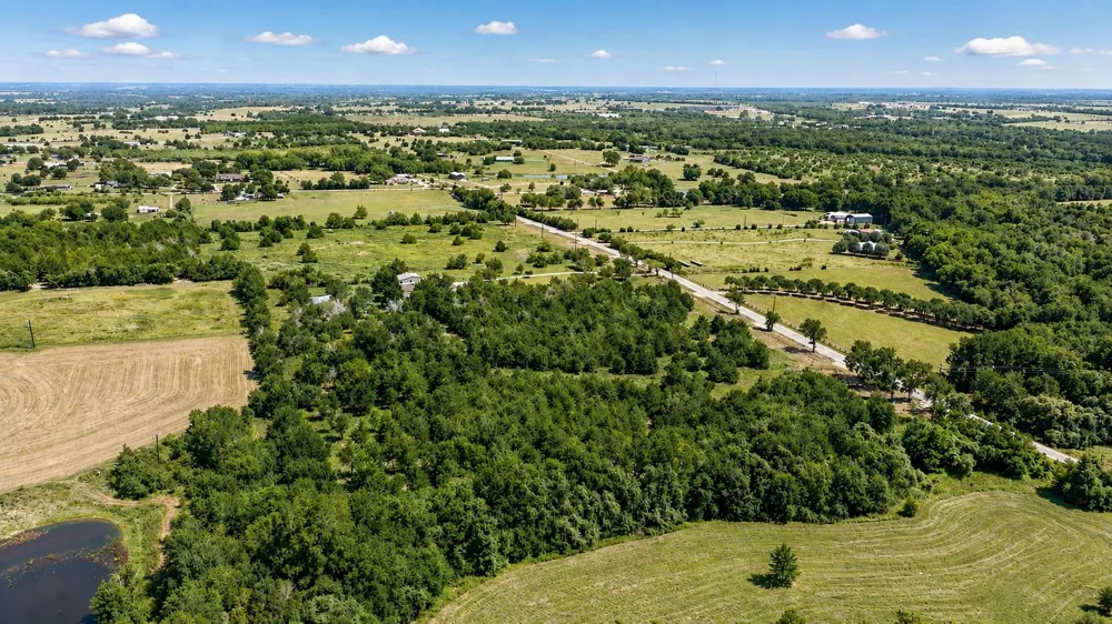 8 Wonder Hill Road Chappell Hill, TX 77426