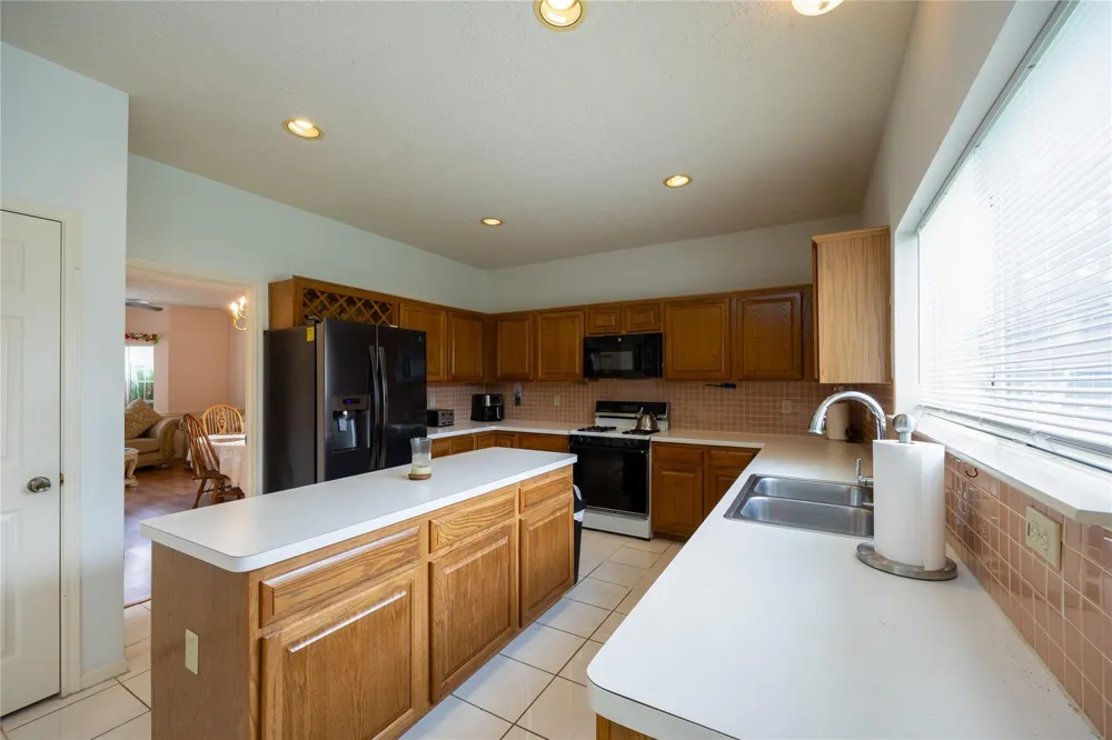 303 Welford Lane Highlands, TX 77562