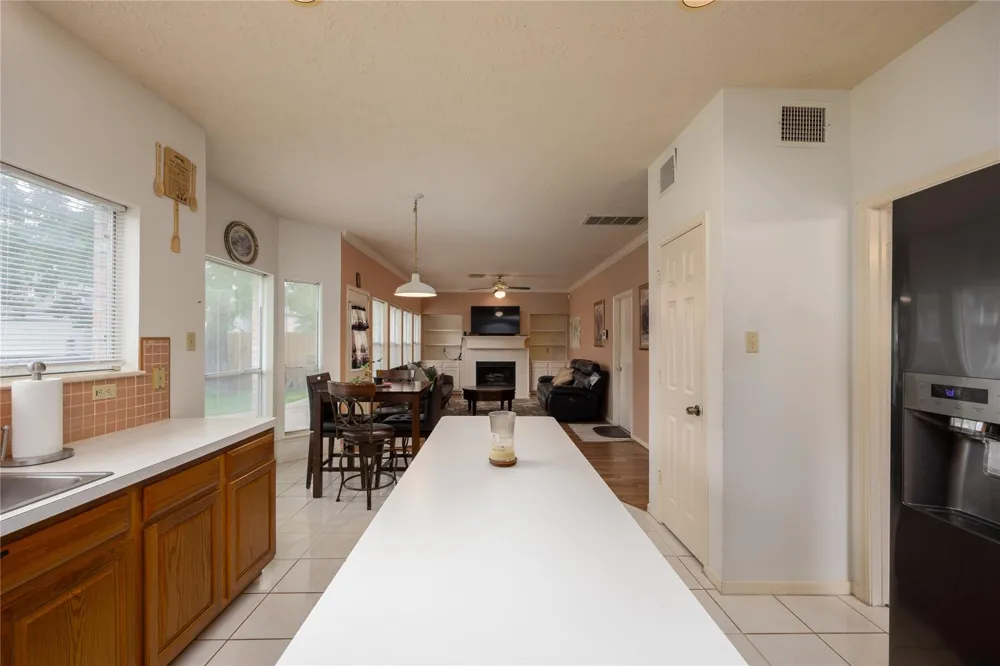 303 Welford Lane Highlands, TX 77562