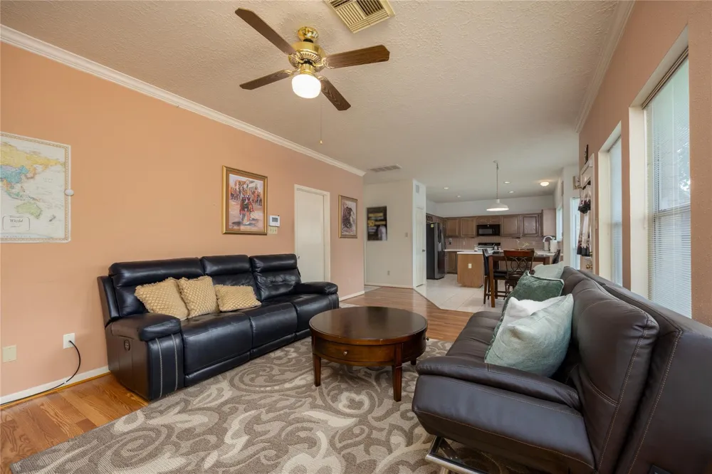 303 Welford Lane Highlands, TX 77562