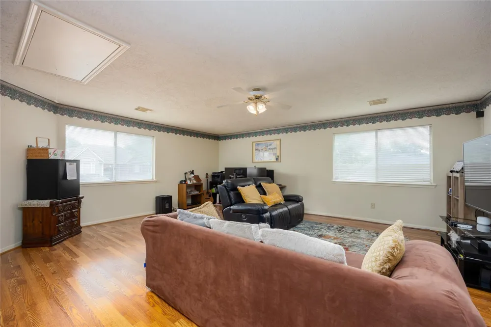 303 Welford Lane Highlands, TX 77562