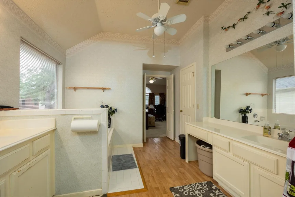 303 Welford Lane Highlands, TX 77562