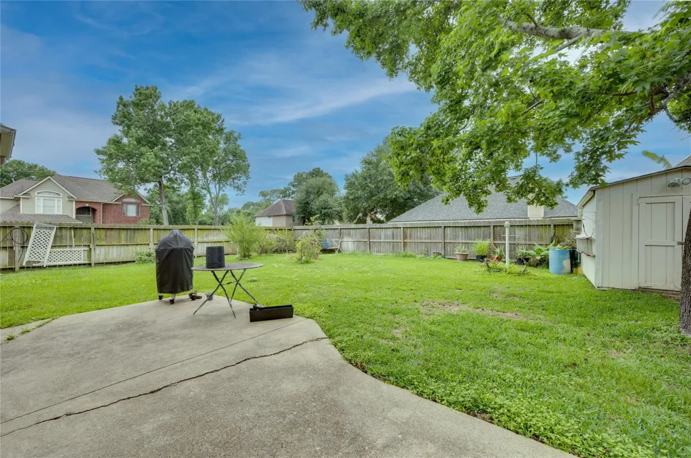 303 Welford Lane Highlands, TX 77562