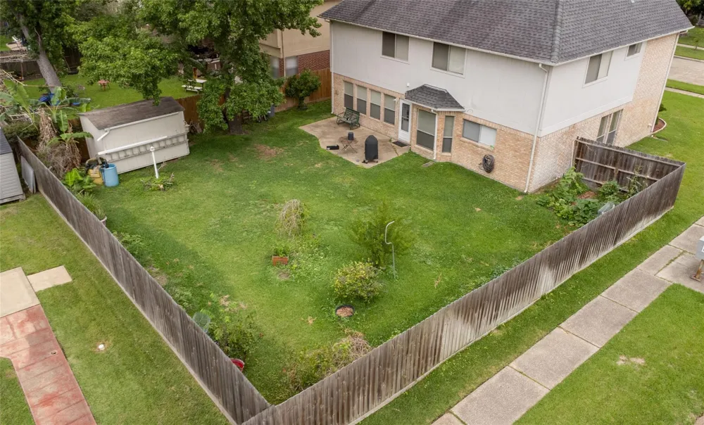 303 Welford Lane Highlands, TX 77562