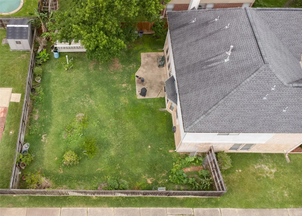 303 Welford Lane Highlands, TX 77562