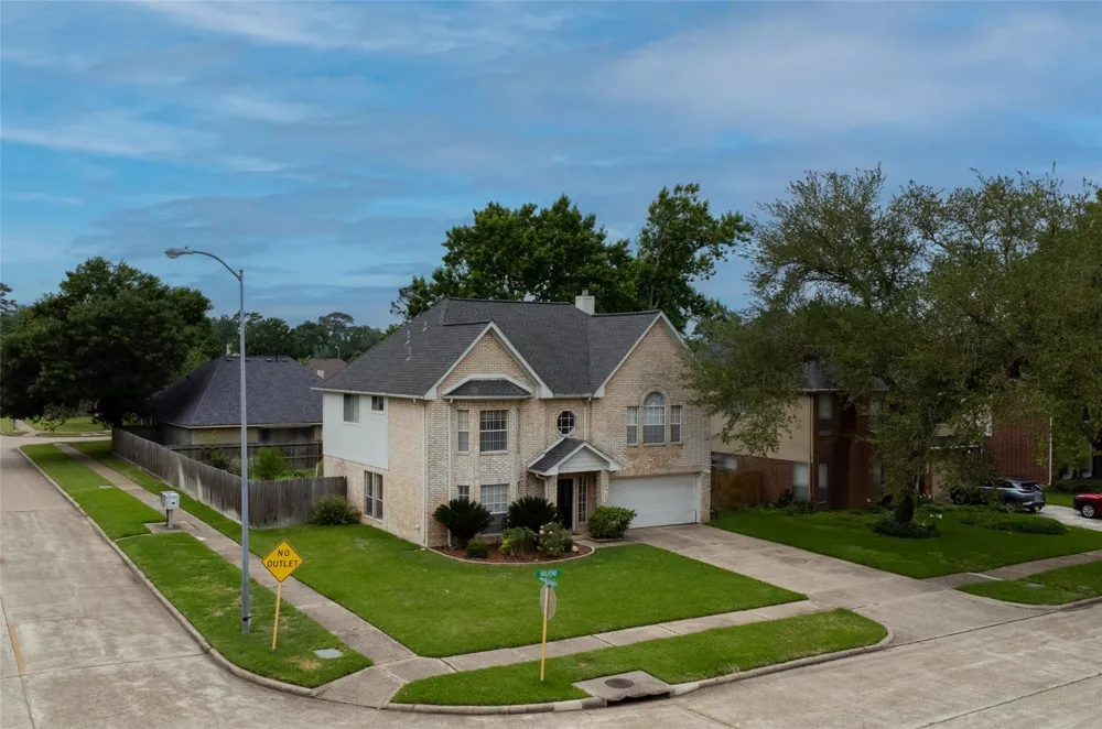 303 Welford Lane Highlands, TX 77562