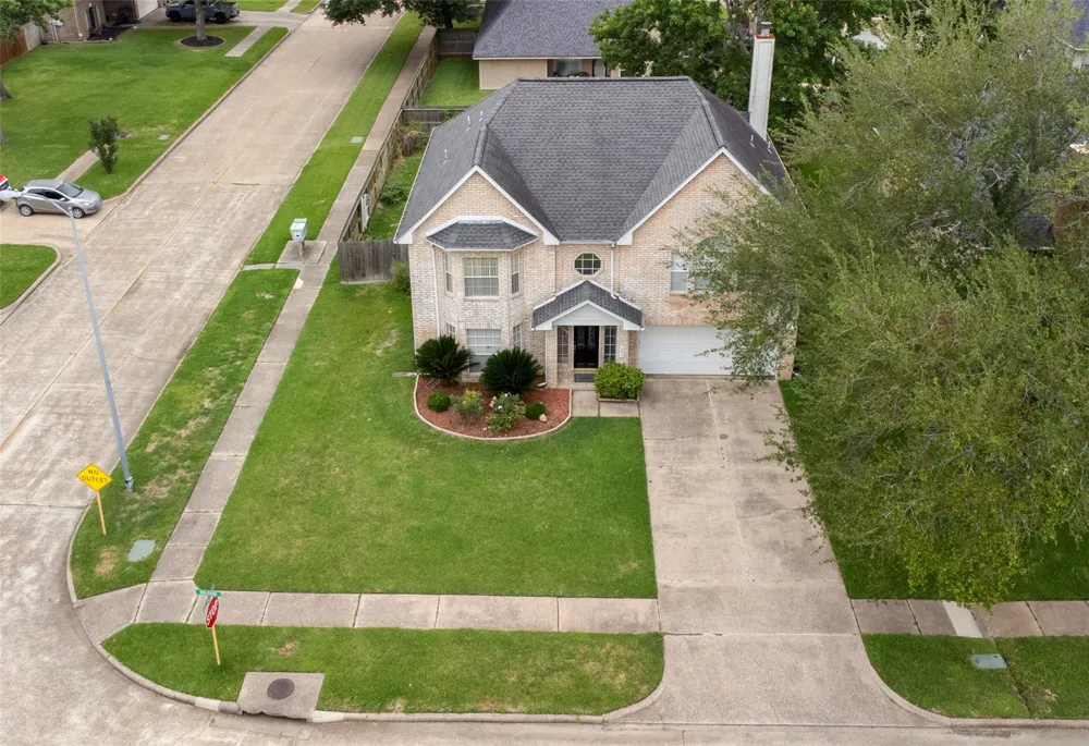 303 Welford Lane Highlands, TX 77562
