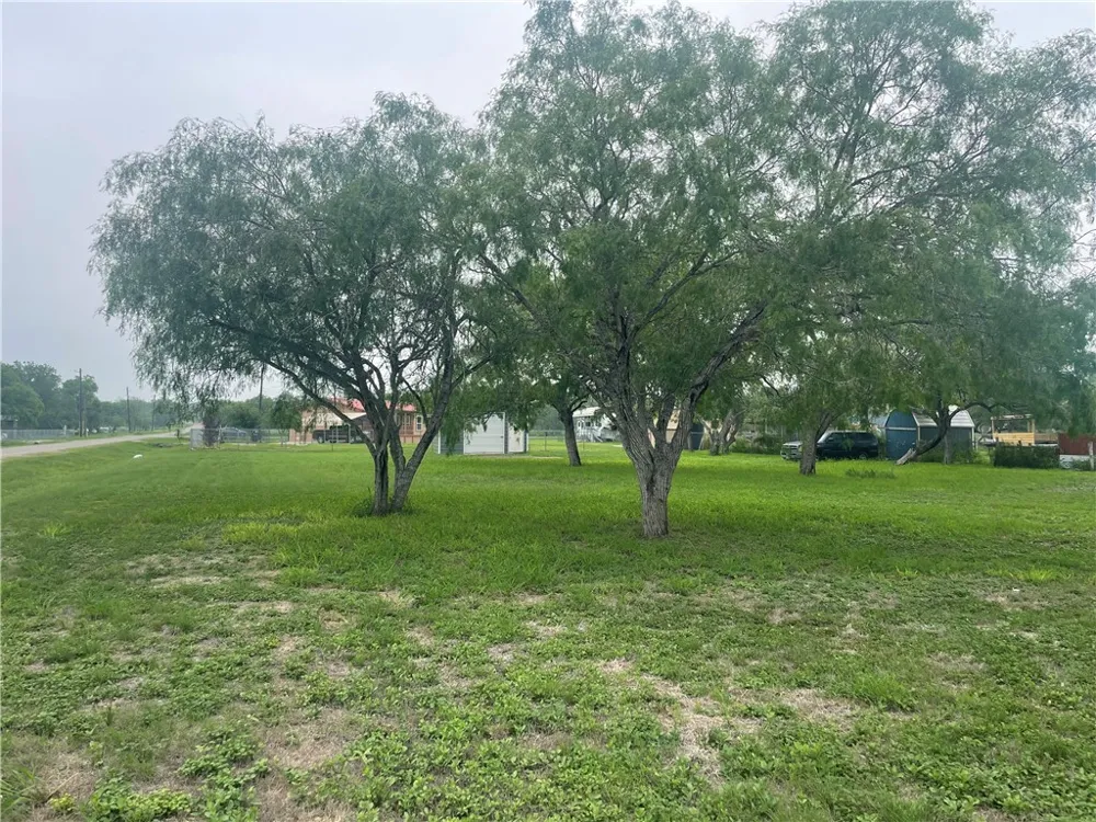 9673 County Road 350 Mathis, TX 78368