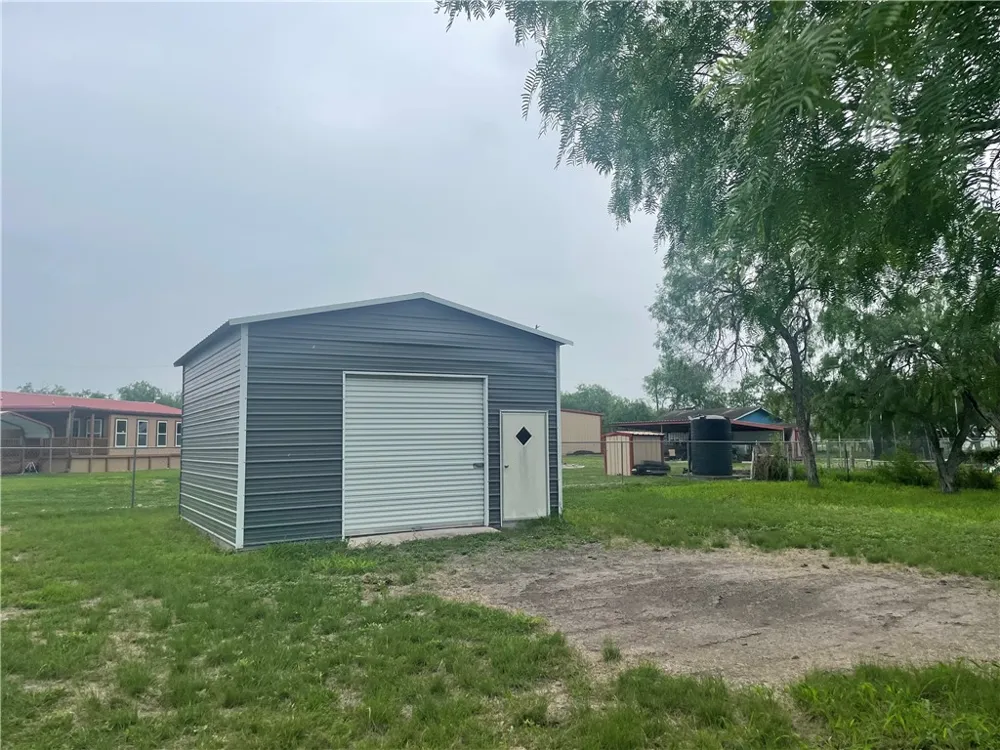 9673 County Road 350 Mathis, TX 78368