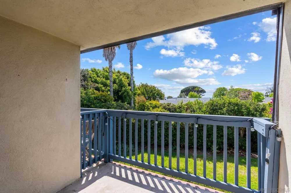 652 E Solana Circle Solana Beach, CA 92075