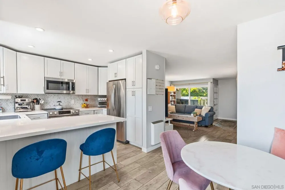 652 E Solana Circle Solana Beach, CA 92075
