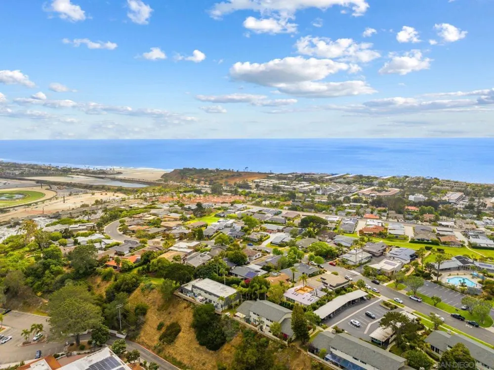 652 E Solana Circle Solana Beach, CA 92075