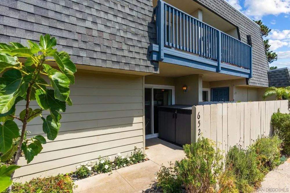 652 E Solana Circle Solana Beach, CA 92075