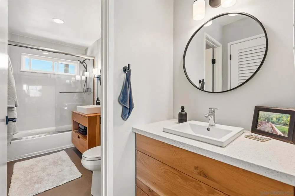 652 E Solana Circle Solana Beach, CA 92075