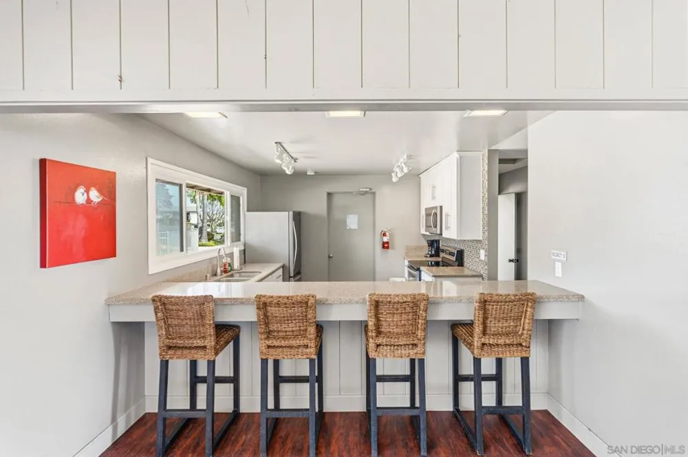 652 E Solana Circle Solana Beach, CA 92075