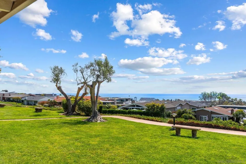 652 E Solana Circle Solana Beach, CA 92075