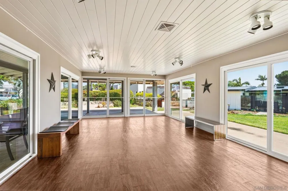 652 E Solana Circle Solana Beach, CA 92075