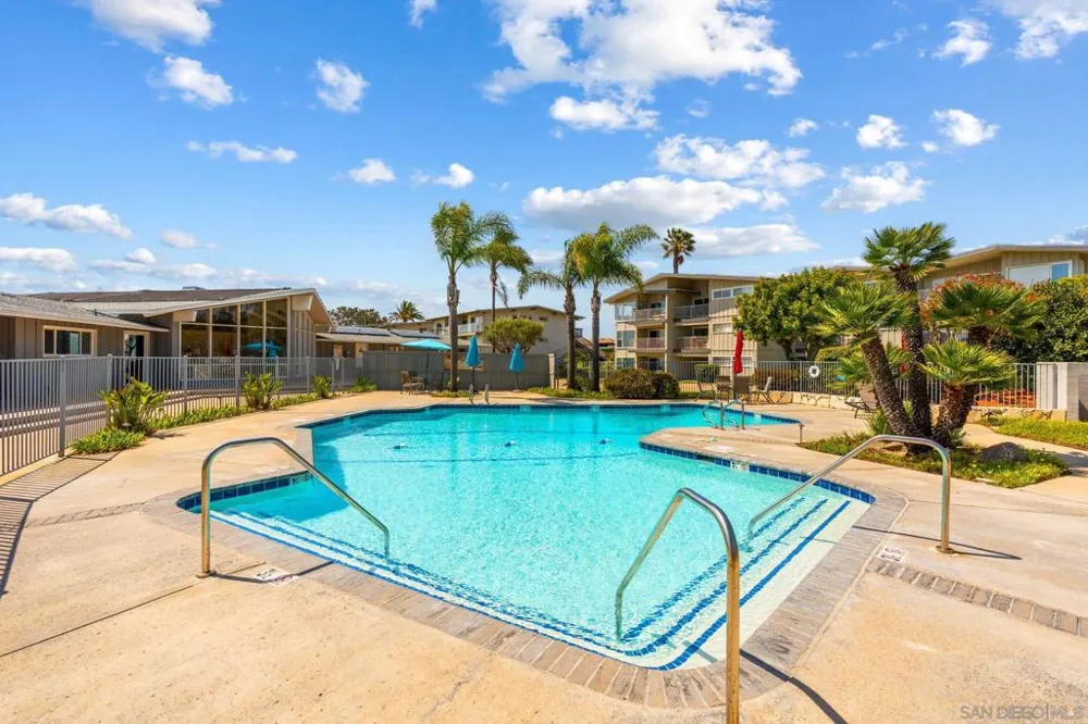 652 E Solana Circle Solana Beach, CA 92075