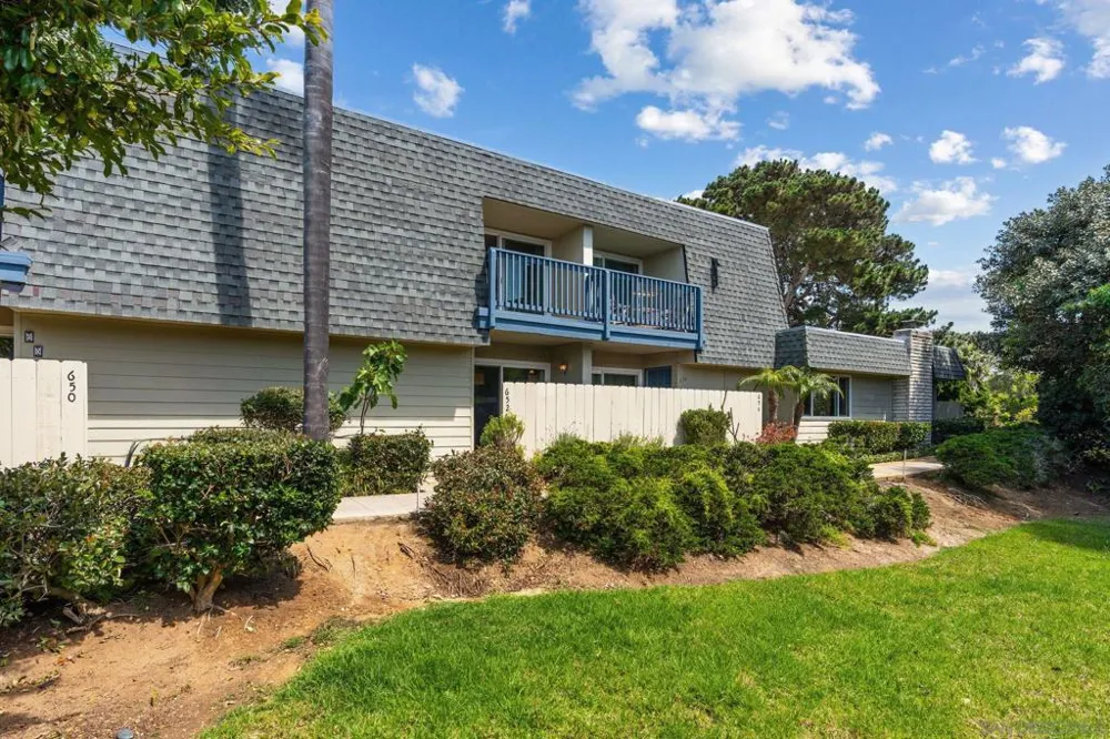 652 E Solana Circle Solana Beach, CA 92075