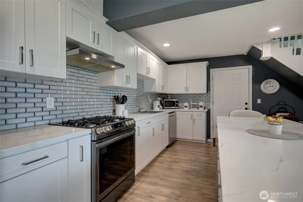 802 Eklund Avenue Hoquiam, WA 98550