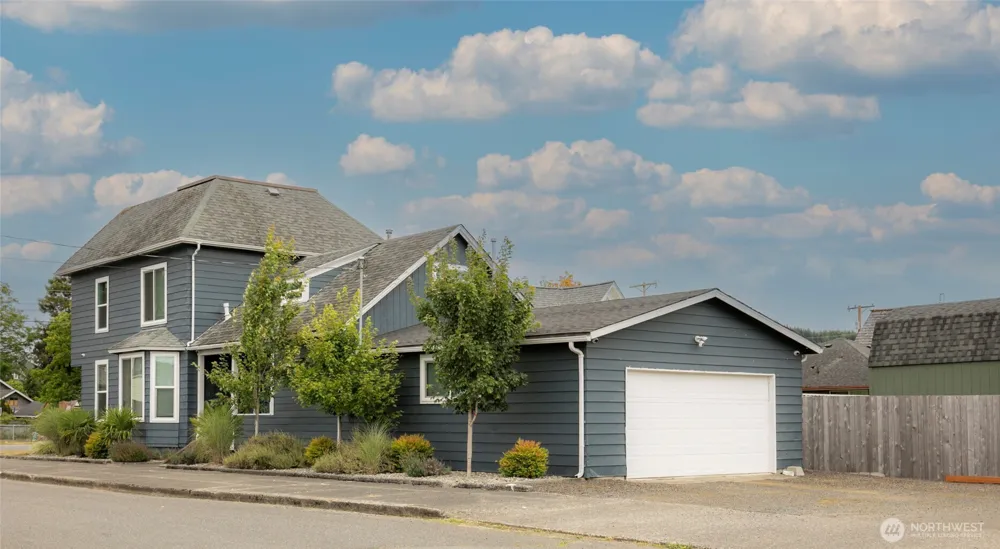 802 Eklund Avenue Hoquiam, WA 98550