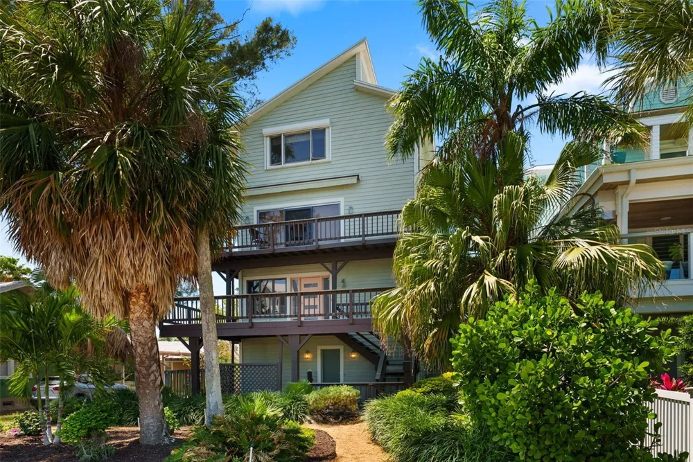 1304 PASS A GRILLE WAY St Pete Beach, FL 33706