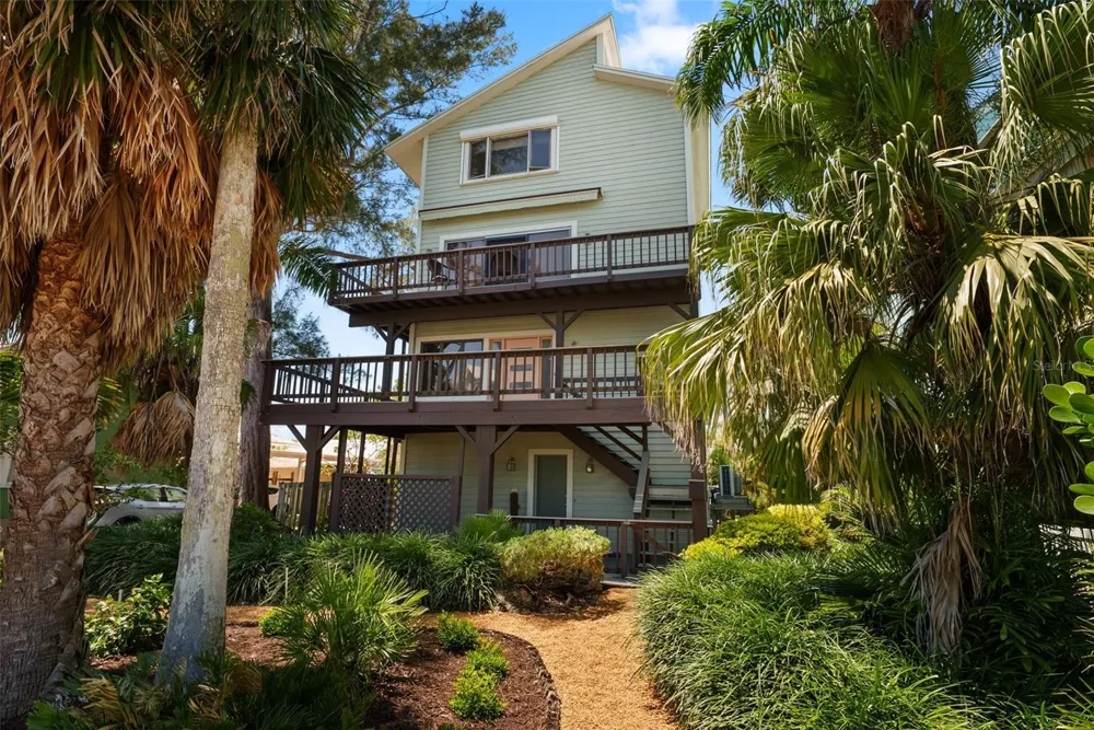 1304 PASS A GRILLE WAY St Pete Beach, FL 33706