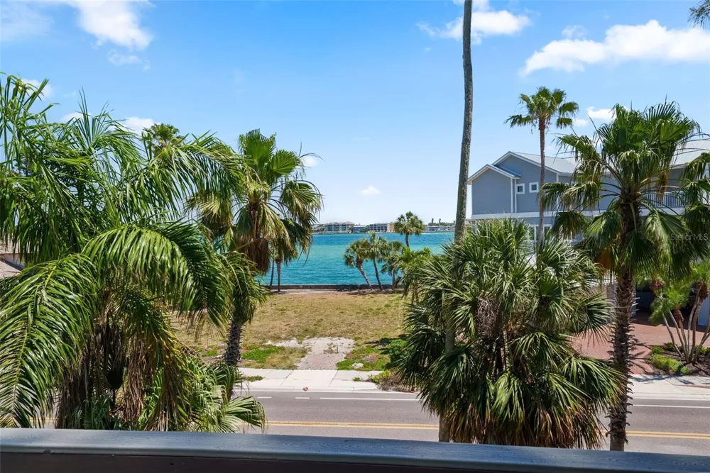 1304 PASS A GRILLE WAY St Pete Beach, FL 33706