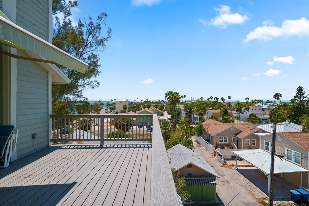 1304 PASS A GRILLE WAY St Pete Beach, FL 33706