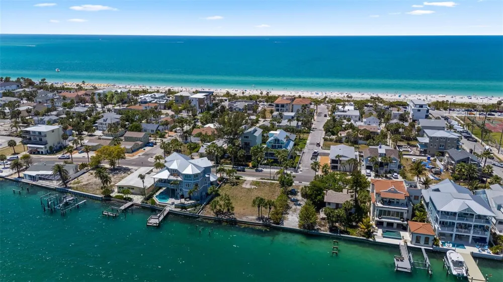 1304 PASS A GRILLE WAY St Pete Beach, FL 33706